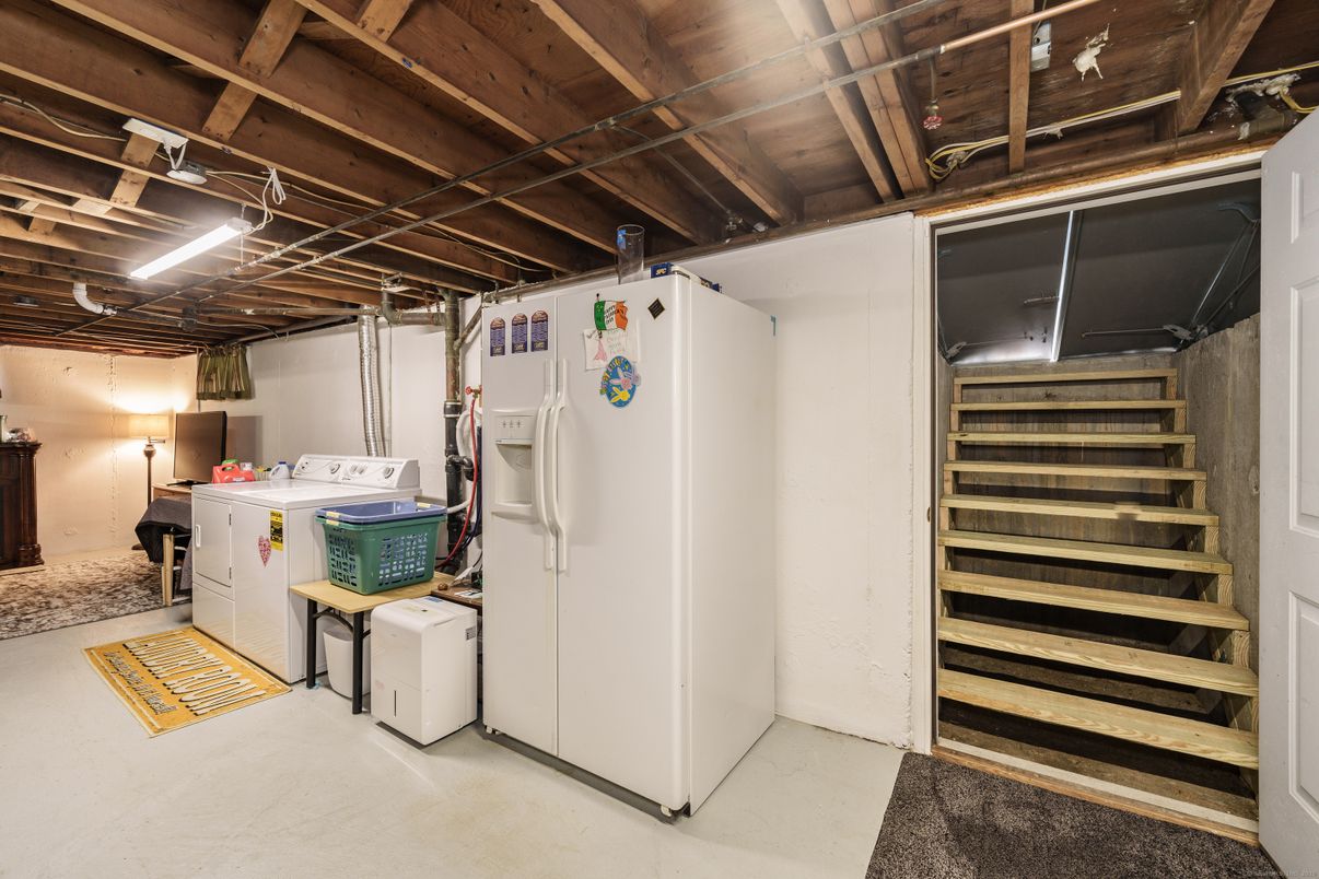 Interior, Washer, Wooden Beams, Wooden Ceilings