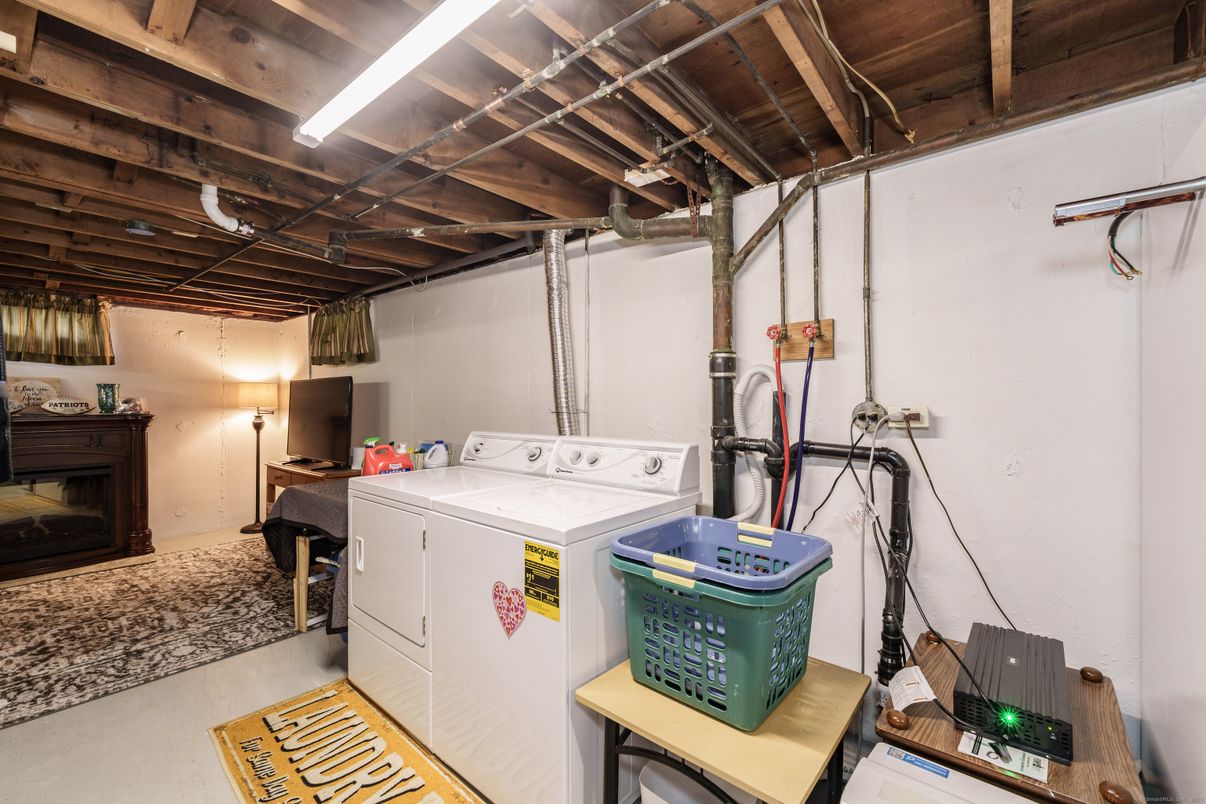 Interior, Washer, Wooden Beams, Wooden Ceilings