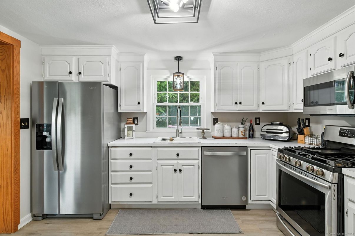 Interior, Kitchen, Pendant Lights, Stainless Steel Appliances, Wood Texture Flooring
