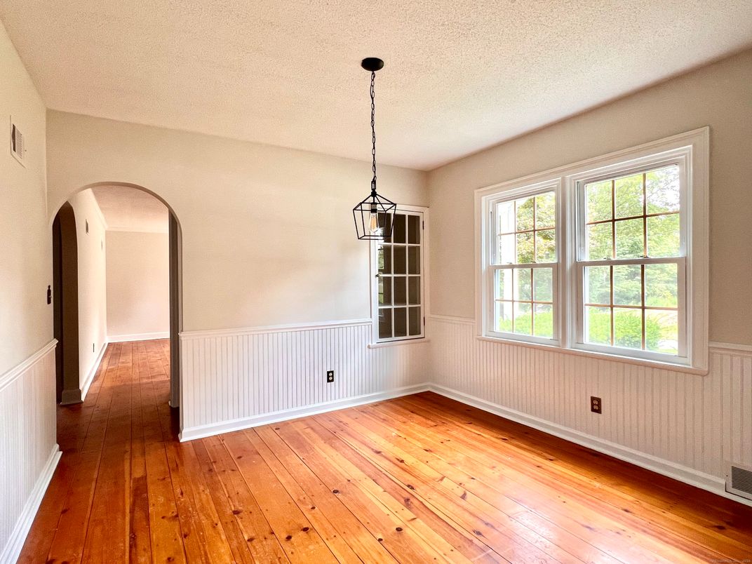 Empty room, Interior, Pendant Lights, Wood Texture Flooring