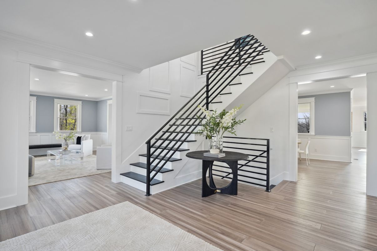 Interior, Recessed Lighting, Wood Texture Flooring