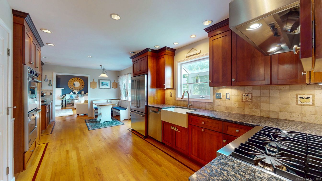 Dining room, Interior, Kitchen, Living room, Pendant Lights, Recessed Lighting, Wood Texture Flooring