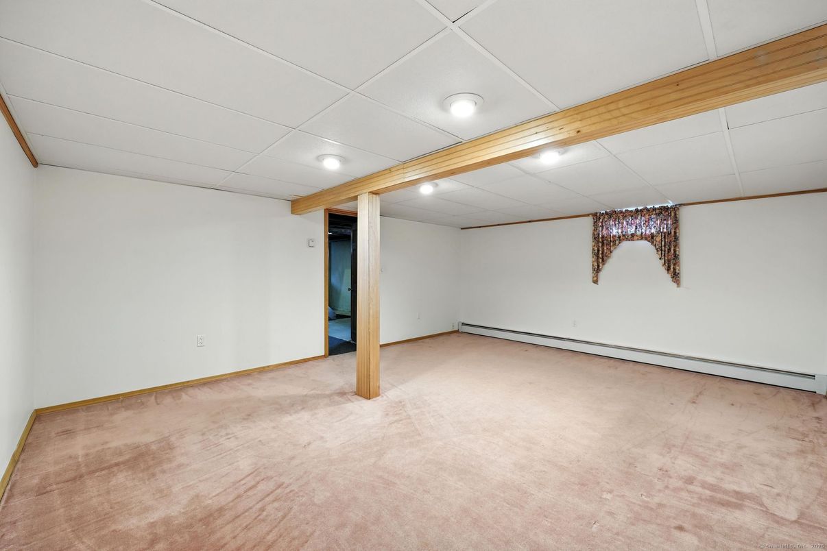 Empty room, Interior, Recessed Lighting