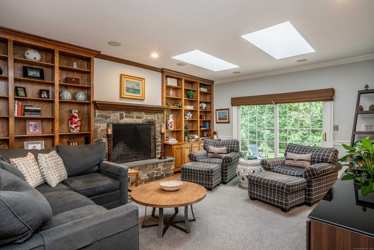 Fireplace, Interior, Living room, Recessed Lighting