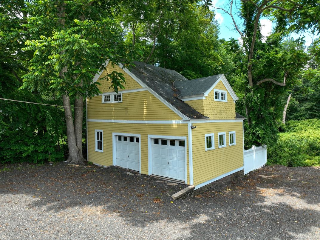 Detached Garage, Exterior