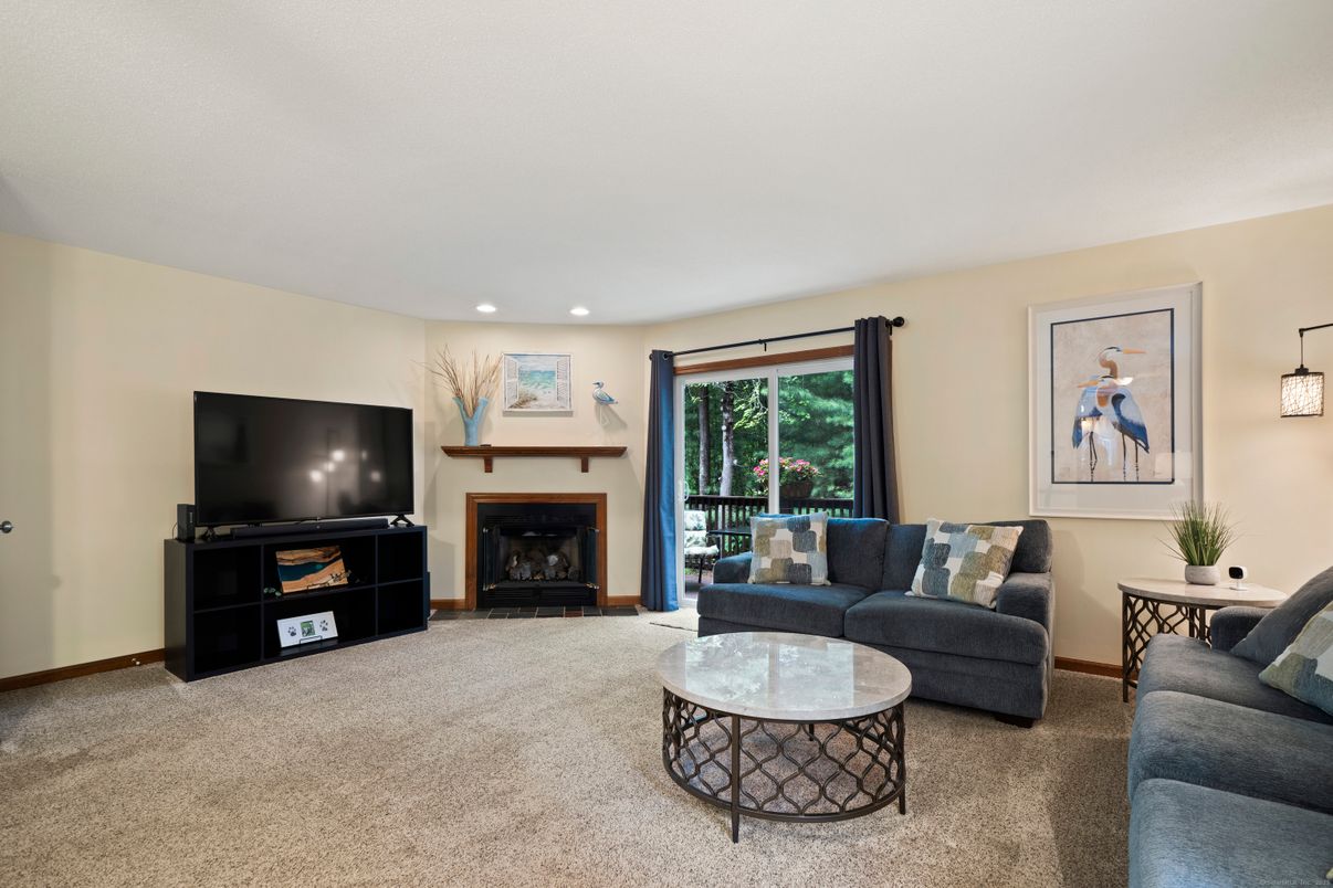 Fireplace, Interior, Living room, Recessed Lighting