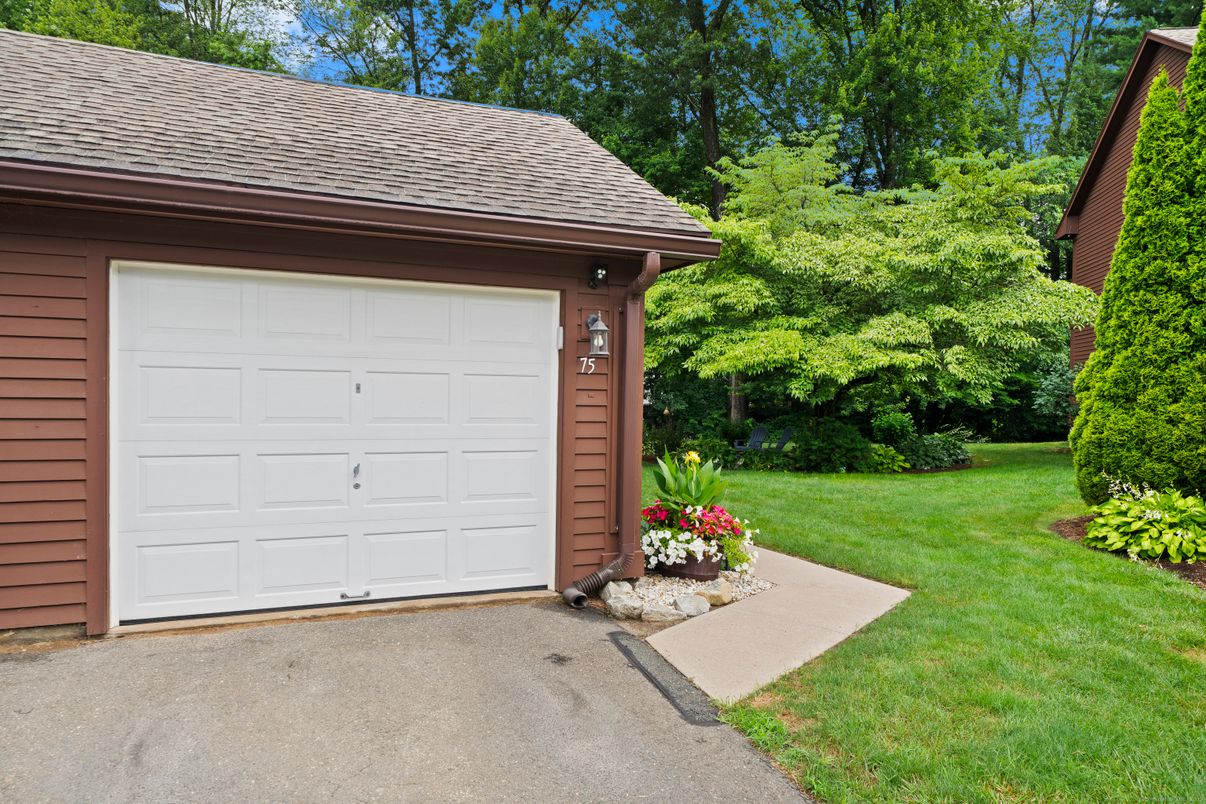 Detached Garage, Exterior