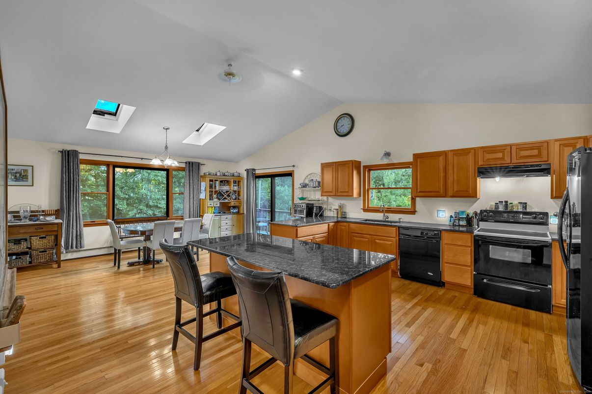 Dining room, Interior, Kitchen, Pendant Lights, Recessed Lighting, Wood Texture Flooring