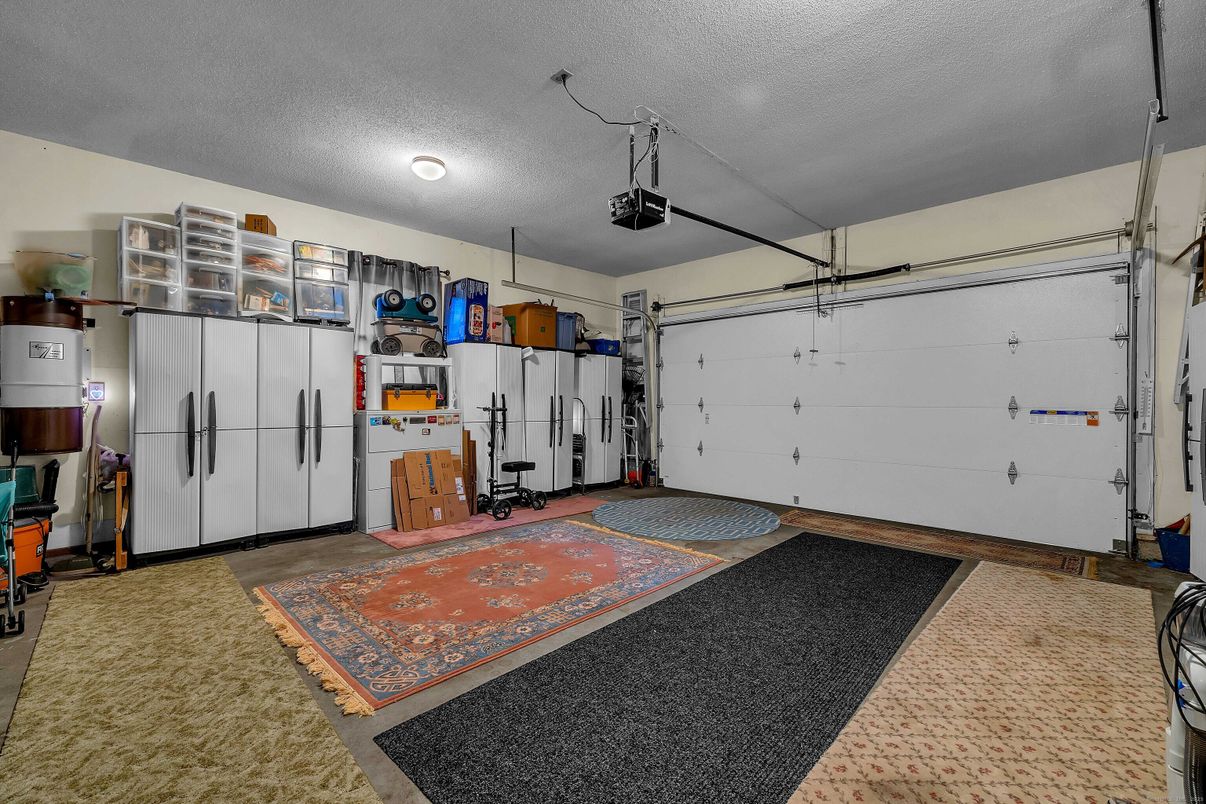 Garage, Interior