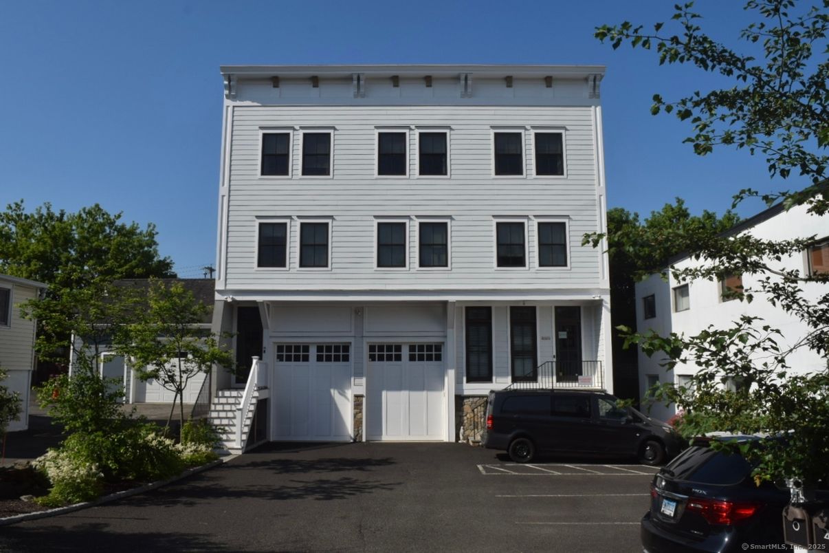 Attached, Exterior, Facade, Georgian