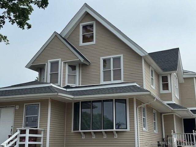 Exterior, Facade, Queen Anne Victorian