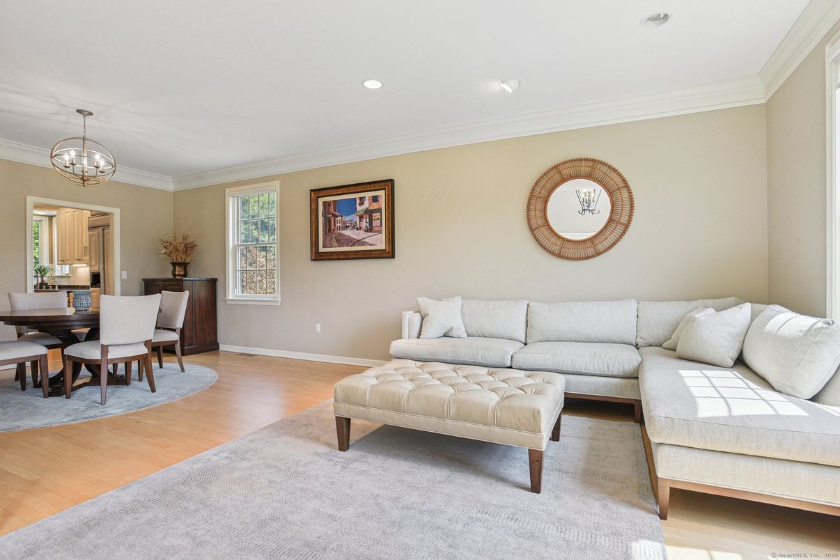 Chandelier, Dining room, Interior, Living room, Recessed Lighting, Wood Texture Flooring