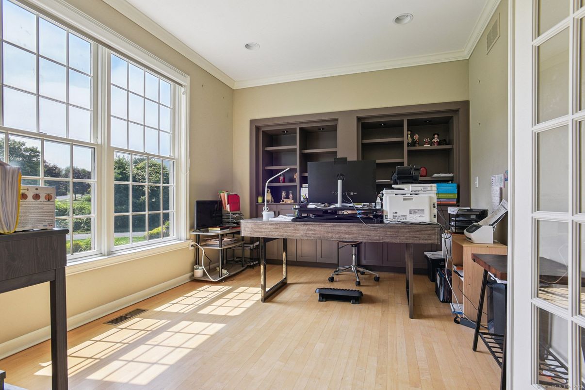 Home Office, Interior, Recessed Lighting, Wood Texture Flooring