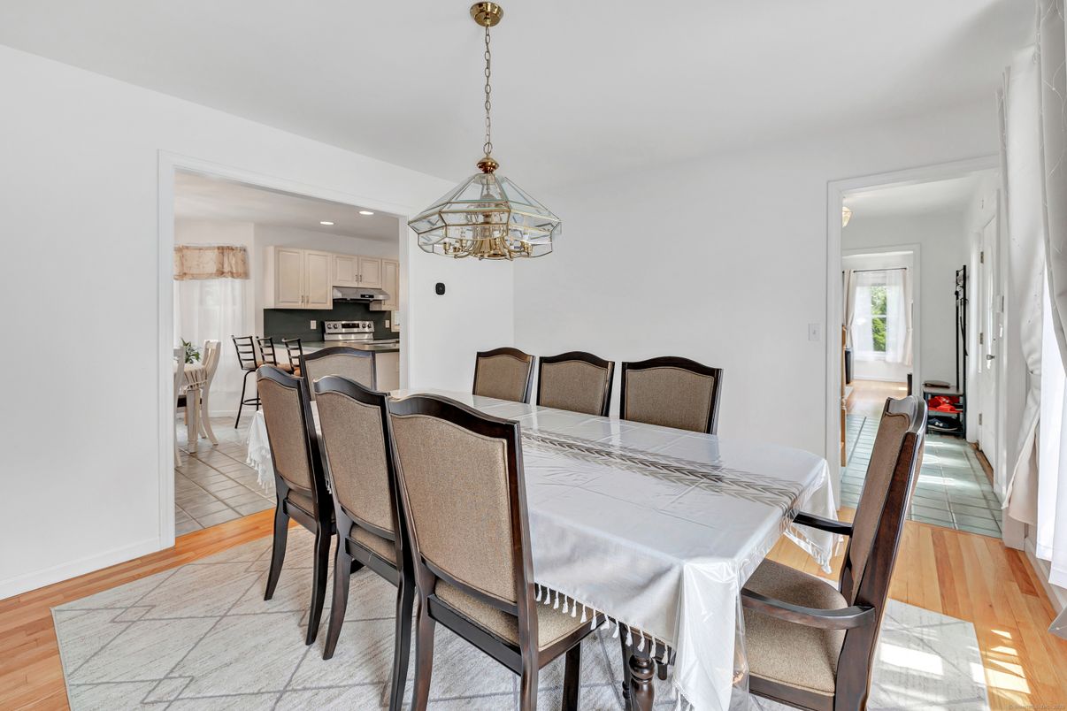 Dining room, Interior, Kitchen, Pendant Lights, Recessed Lighting, Wood Texture Flooring