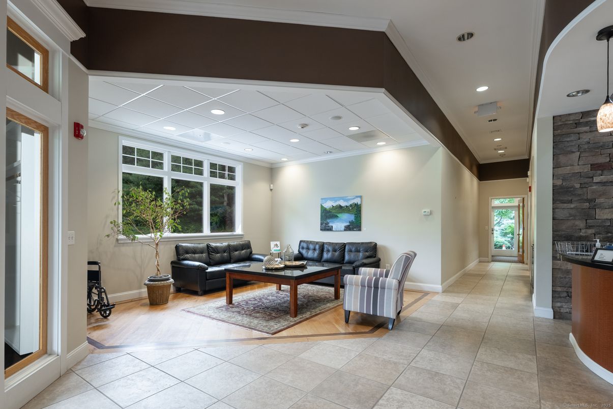 Interior, Living room, Pendant Lights, Recessed Lighting, Stone Walls, Wood Texture Flooring