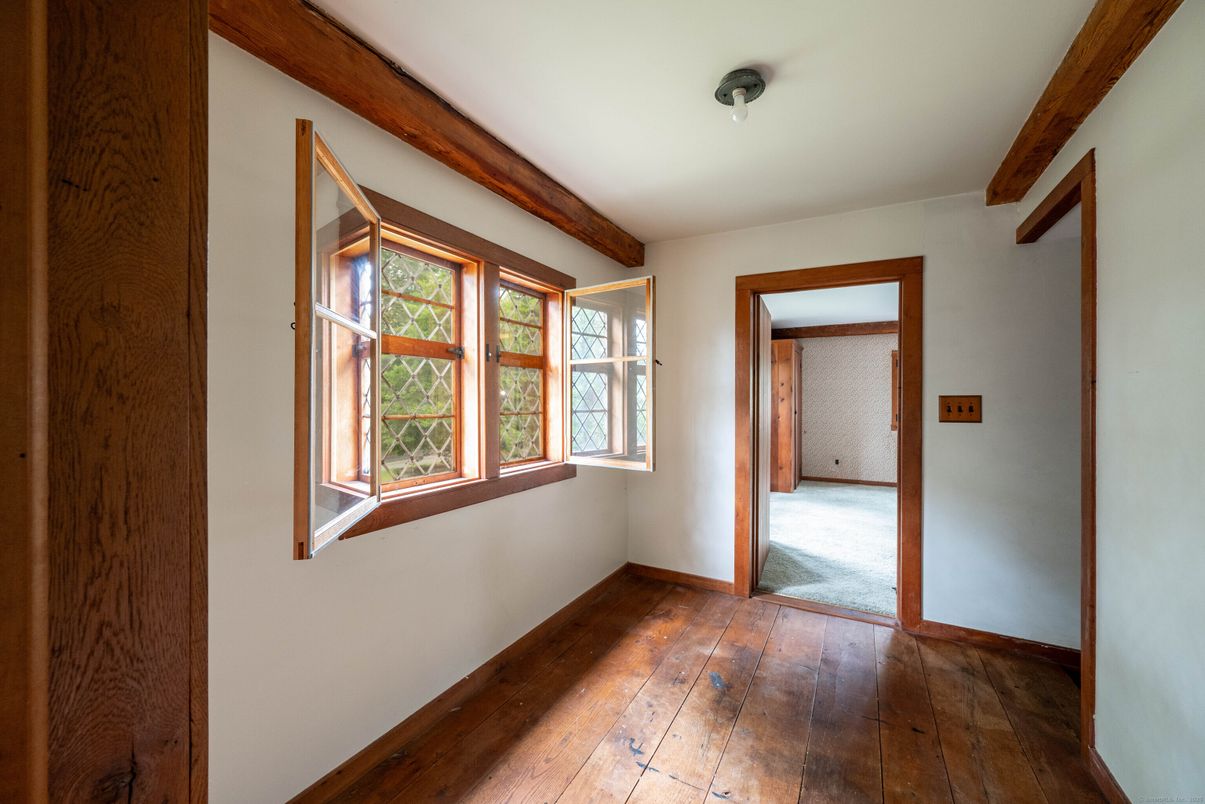 Empty room, Interior, Wooden Beams, Wood Texture Flooring