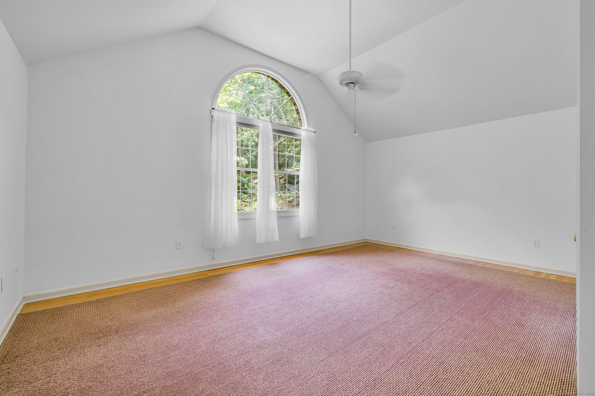 Empty room, Interior, Pendant Lights