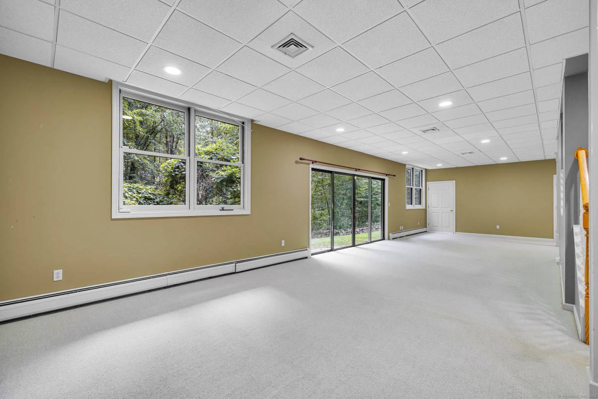 Empty room, Interior, Recessed Lighting