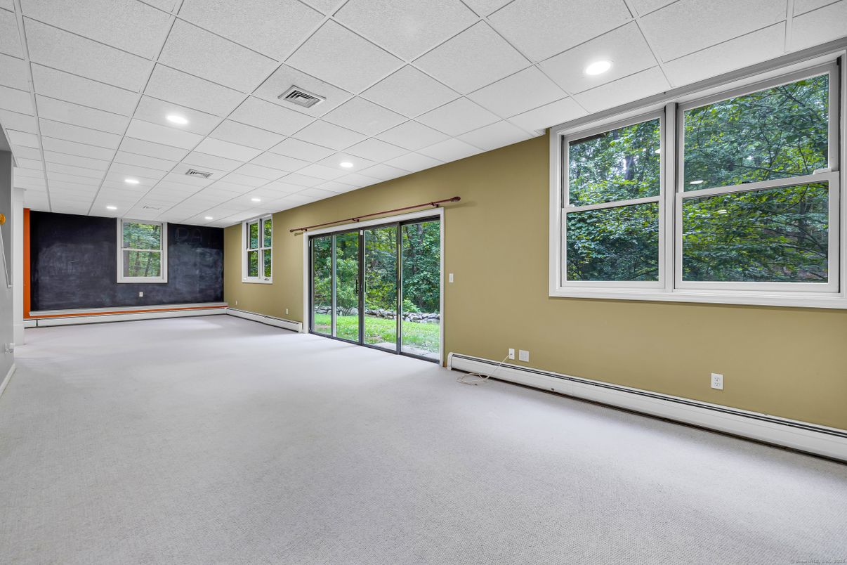 Empty room, Interior, Recessed Lighting