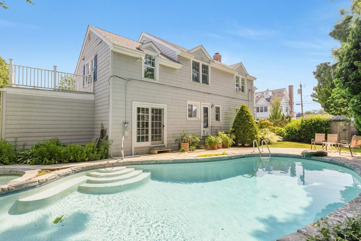 Exterior, Pool
