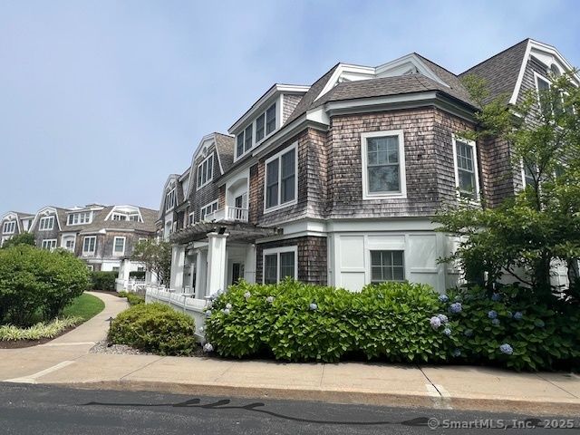 Exterior, Facade, Brick Facade, Queen Anne Victorian