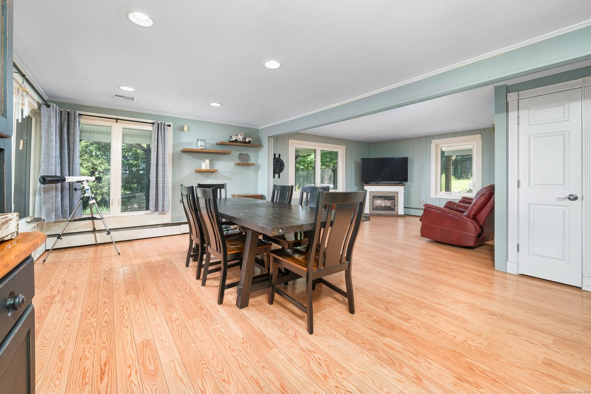 Dining room, Fireplace, Interior, Recessed Lighting, Wood Texture Flooring