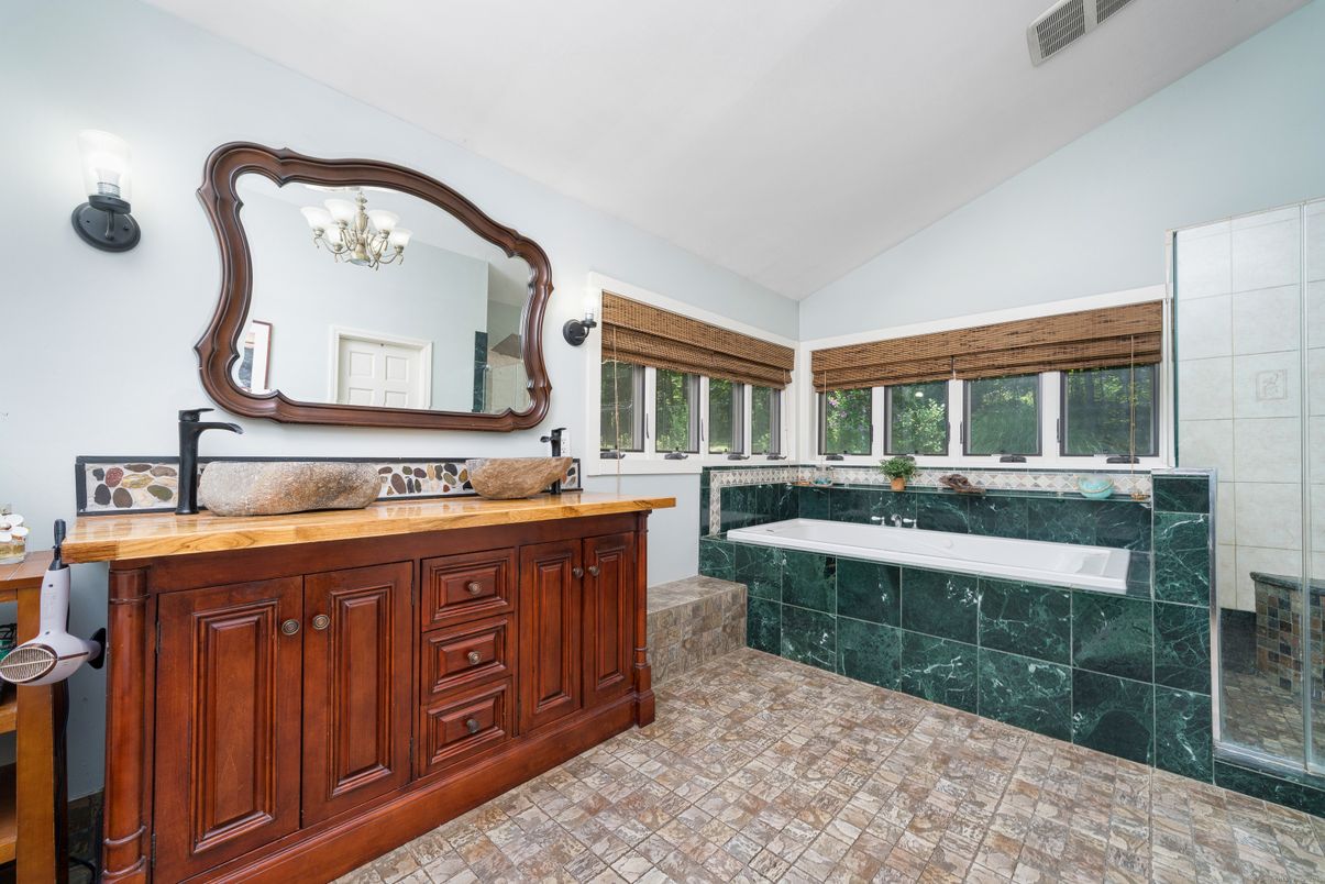 Bathroom, Dual Sink Vanities, Interior