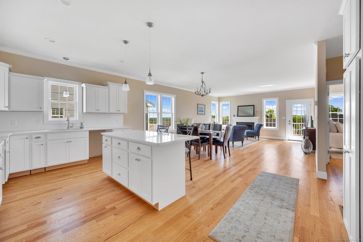 Chandelier, Dining room, Interior, Kitchen, Pendant Lights, Wood Texture Flooring