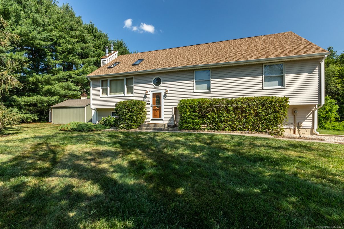 Backyard, Exterior, Facade, Raised Ranch