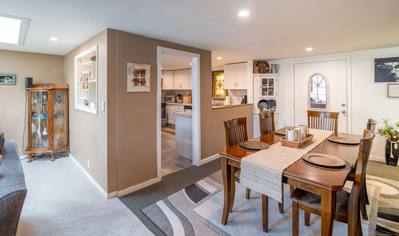 Dining room, Interior, Kitchen, Recessed Lighting