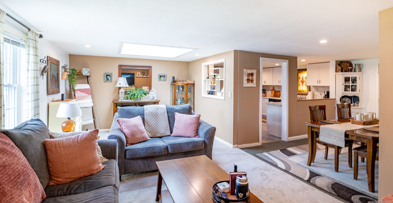Dining room, Interior, Kitchen, Living room, Recessed Lighting