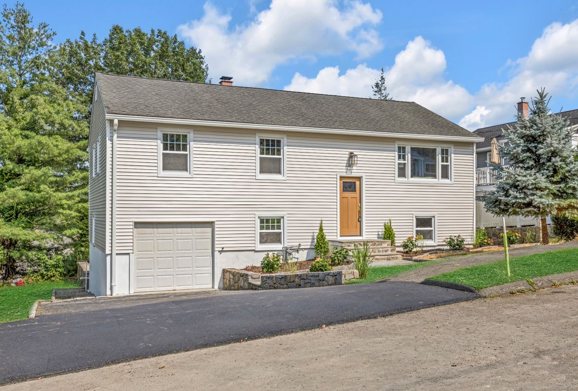 Attached, Exterior, Facade, Raised Ranch