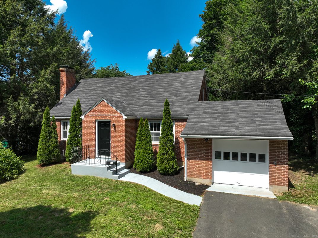 Attached, Exterior, Facade, Brick Facade, Cape Cod