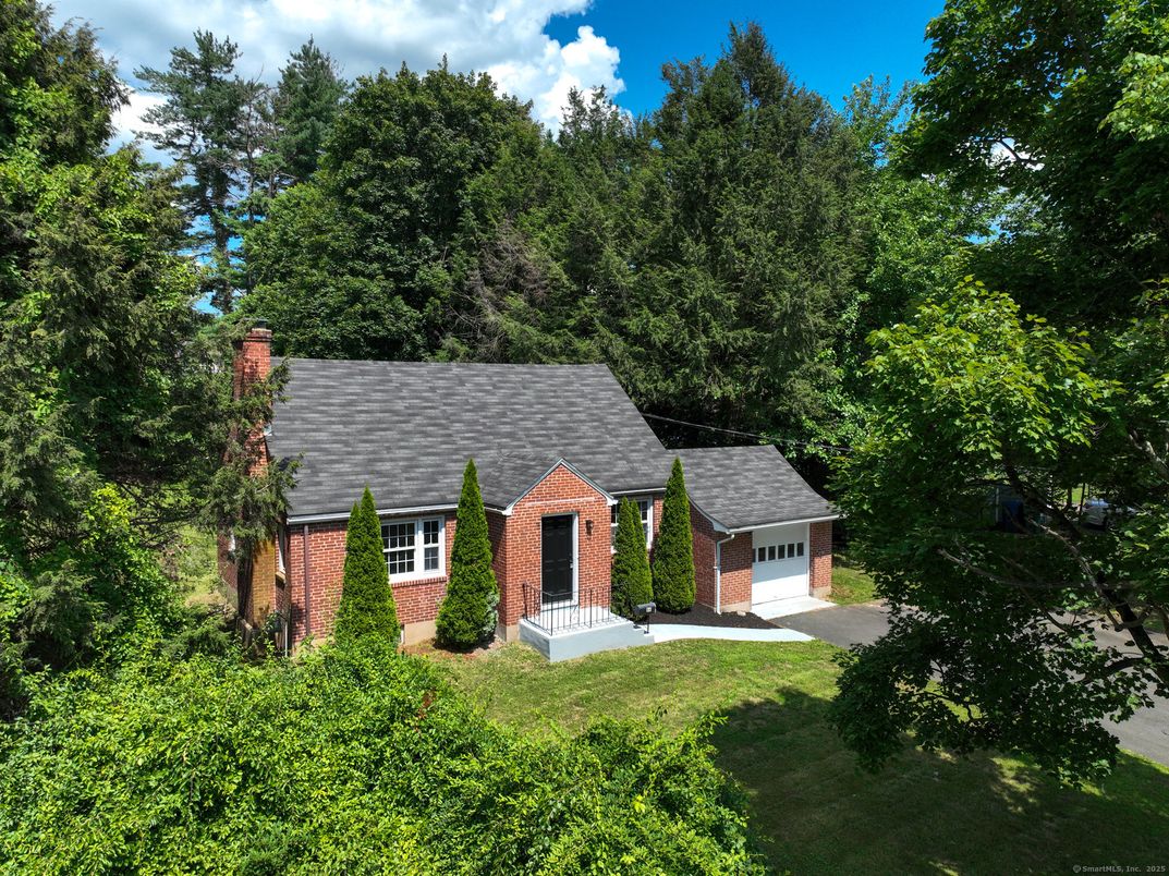Attached, Exterior, Facade, Brick Facade, Cape Cod
