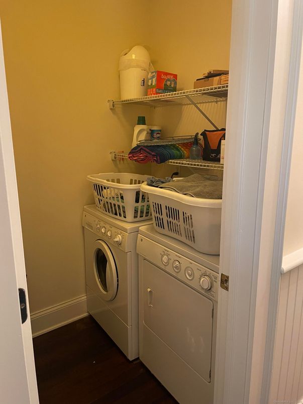 Interior, Utility Closets, Washer, Wood Texture Flooring
