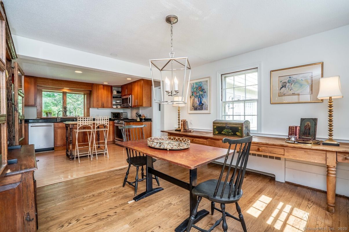 Dining room, Interior, Kitchen, Pendant Lights, Recessed Lighting, Wood Texture Flooring