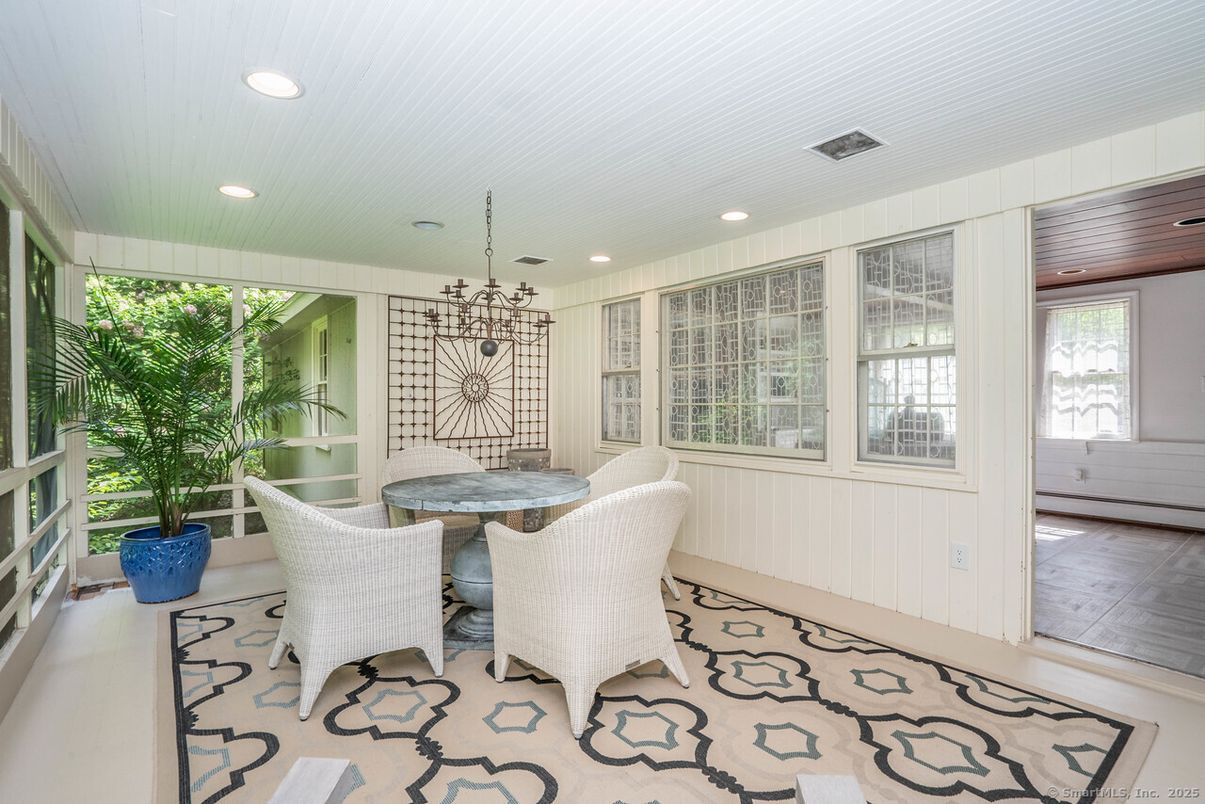 Dining room, Interior, Pendant Lights, Recessed Lighting