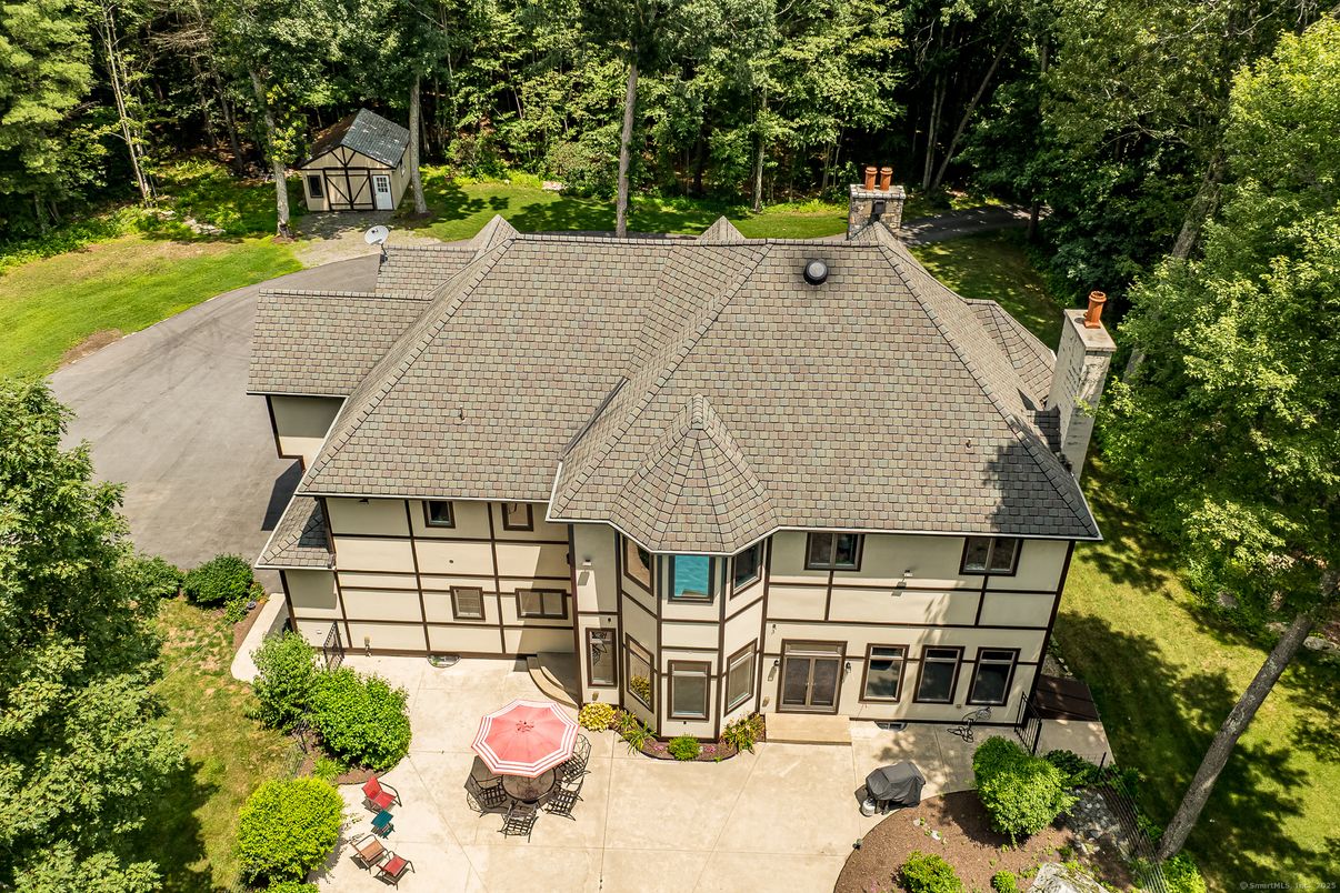 Exterior, Drone