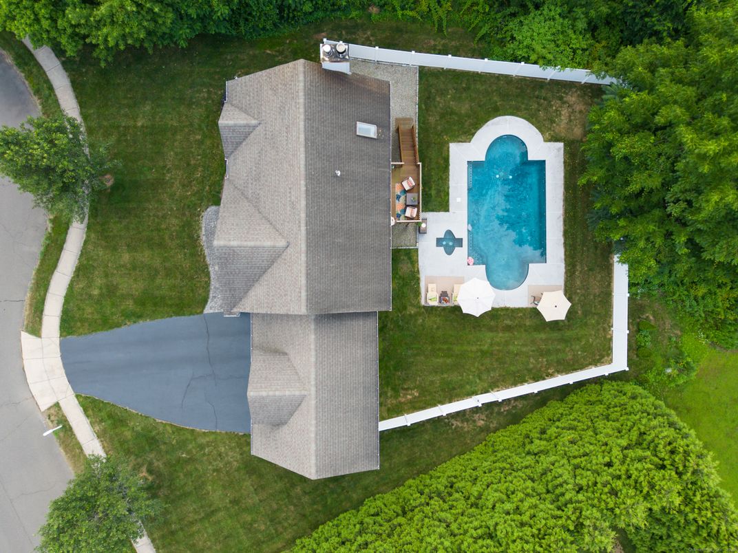Exterior, Drone