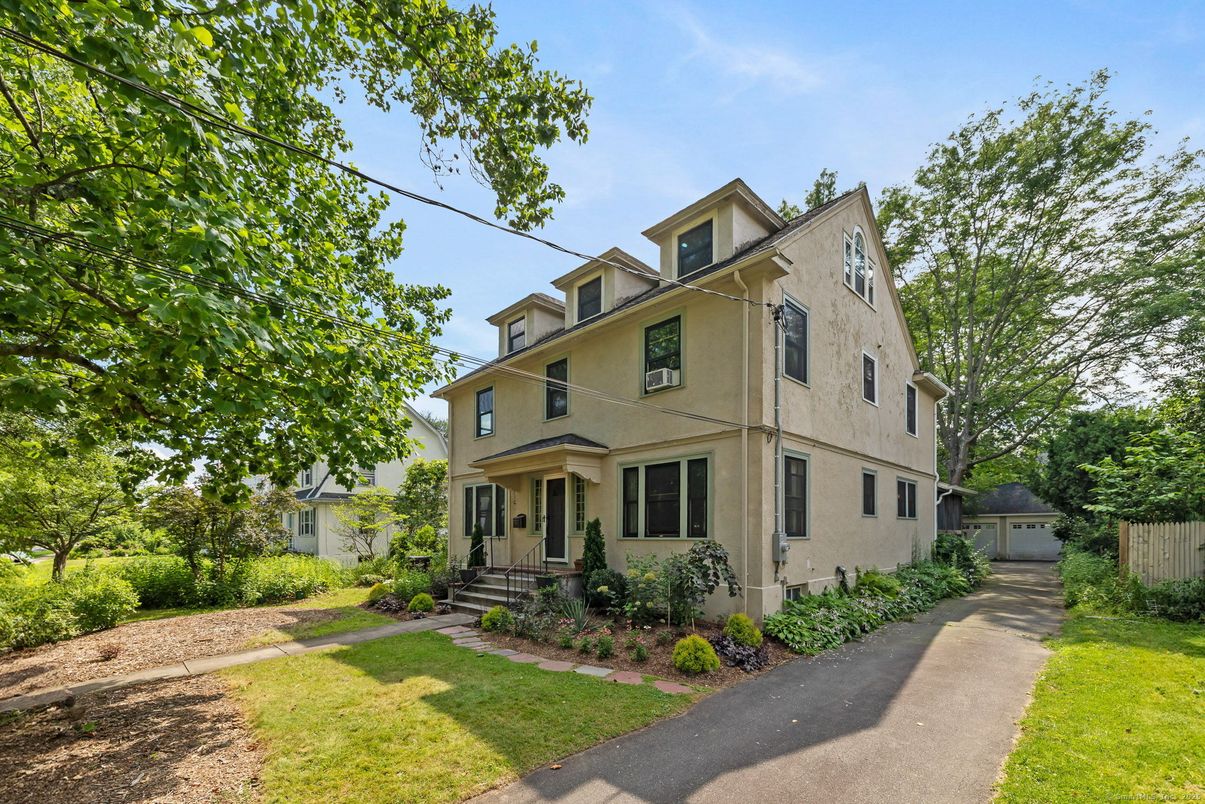 Backyard, Detached Garage, Exterior, Facade, American Foursquare