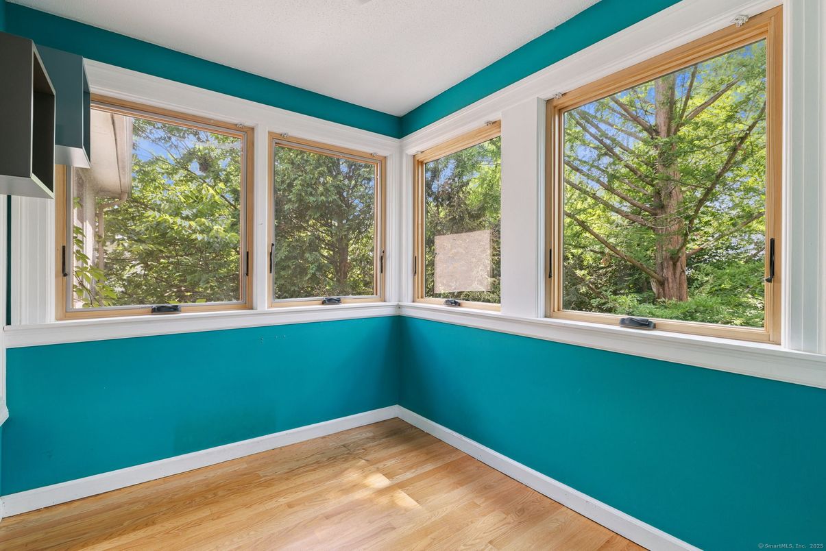 Empty room, Interior, Sun Room, Wood Texture Flooring