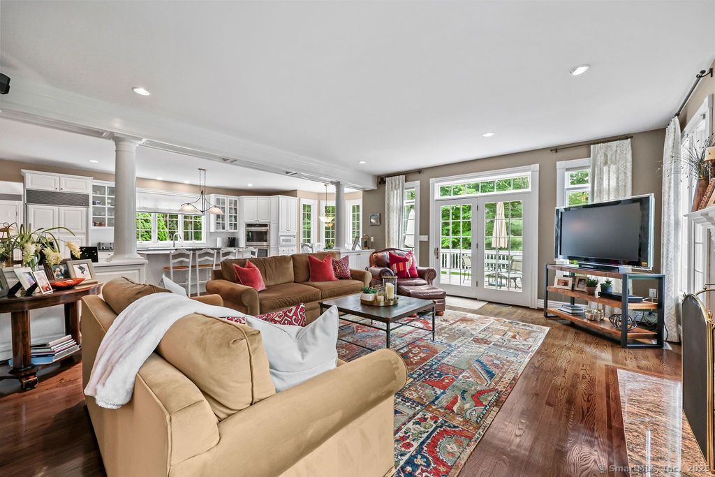Interior, Kitchen, Living room, Pendant Lights, Recessed Lighting, Wood Texture Flooring