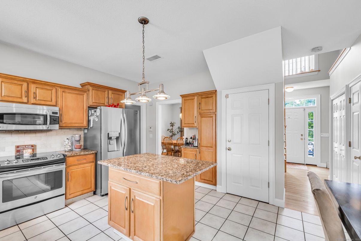 Interior, Kitchen, Pendant Lights, Stainless Steel Appliances