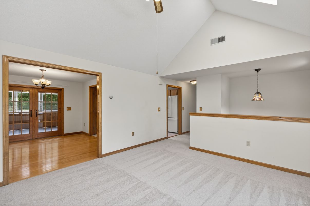 Chandelier, Empty room, Interior, Pendant Lights, Wood Texture Flooring