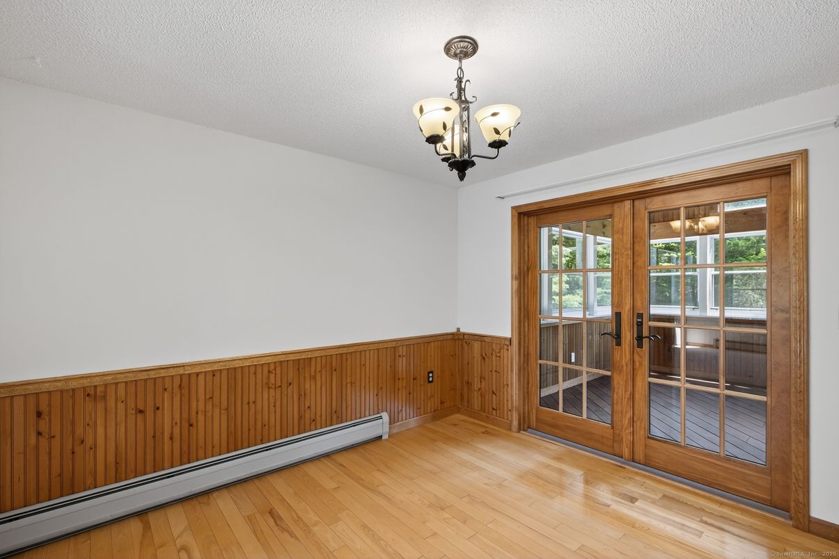 Empty room, Interior, Pendant Lights, Wood Texture Flooring