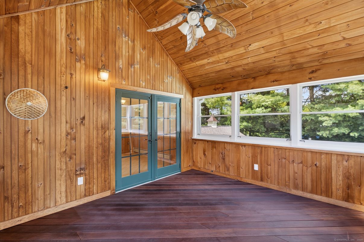 Empty room, Interior, Wooden Ceilings, Wood Texture Flooring, Wooden Walls