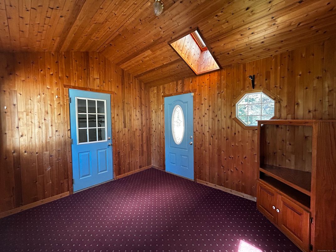 Empty room, Interior, Wooden Ceilings, Wooden Walls