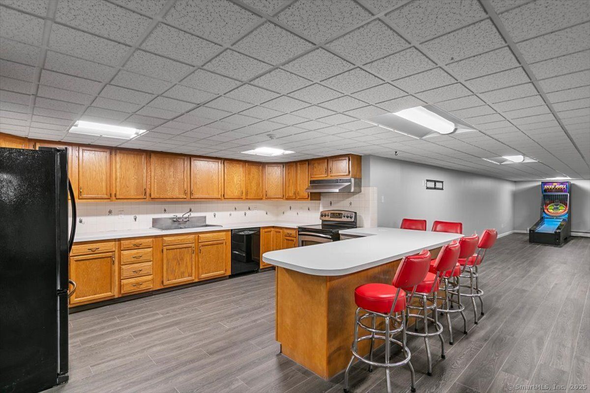 Dining room, Interior, Kitchen, Recessed Lighting, Wood Texture Flooring
