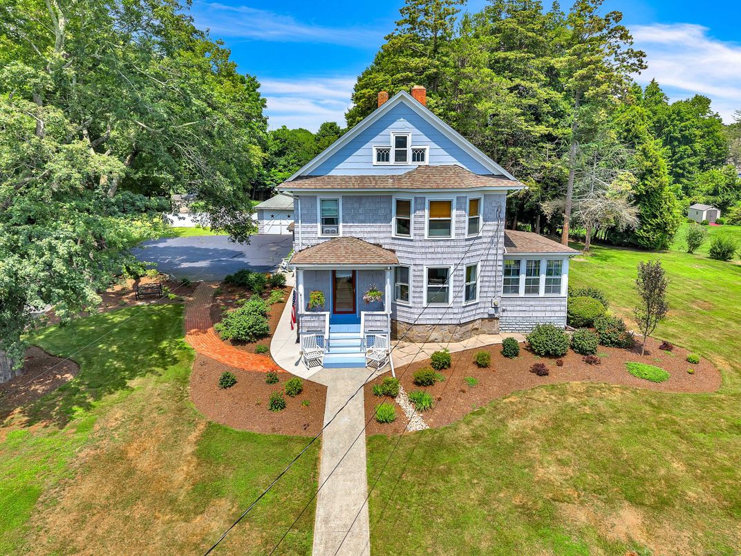 Backyard, Exterior, Facade, Queen Anne Victorian