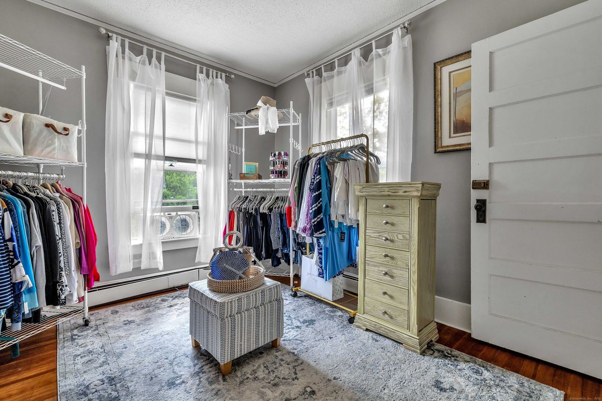 Interior, Walk-in Closets, Wood Texture Flooring